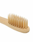 Brosse à dents en bambou. Doux, respectueux de l’environnement